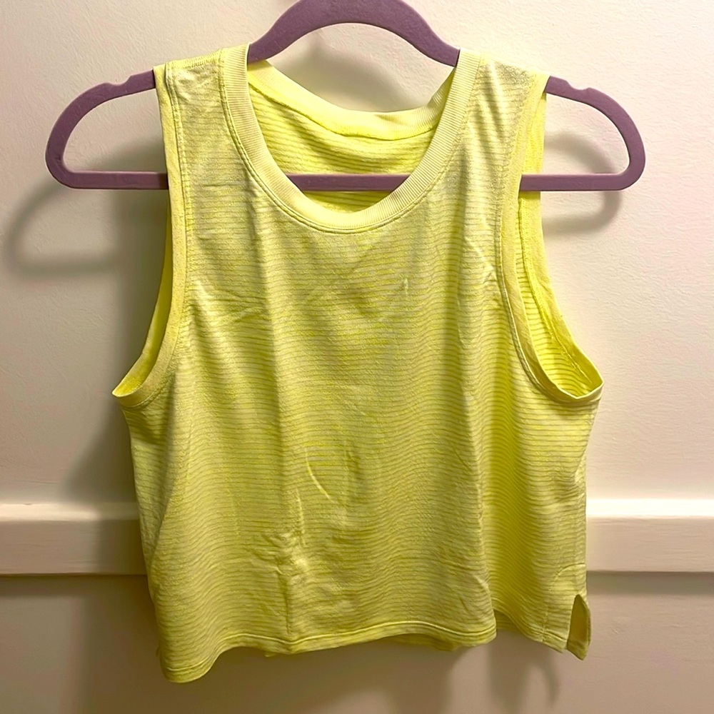 Yellow lululemon crop workout tank size 6